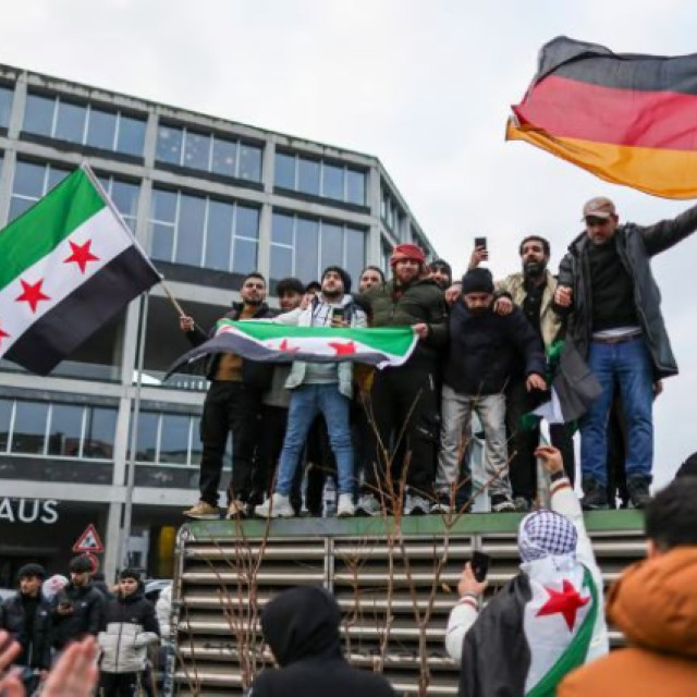 انخفاض نسبة لجوء السوريين في ألمانيا بعد سقوط نظام الأسد