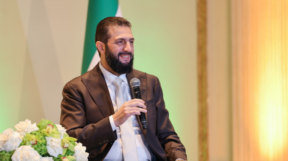 الرئيس أحمد الشرع يحسم الجدل حول رجل الأعمال محمد حمشو