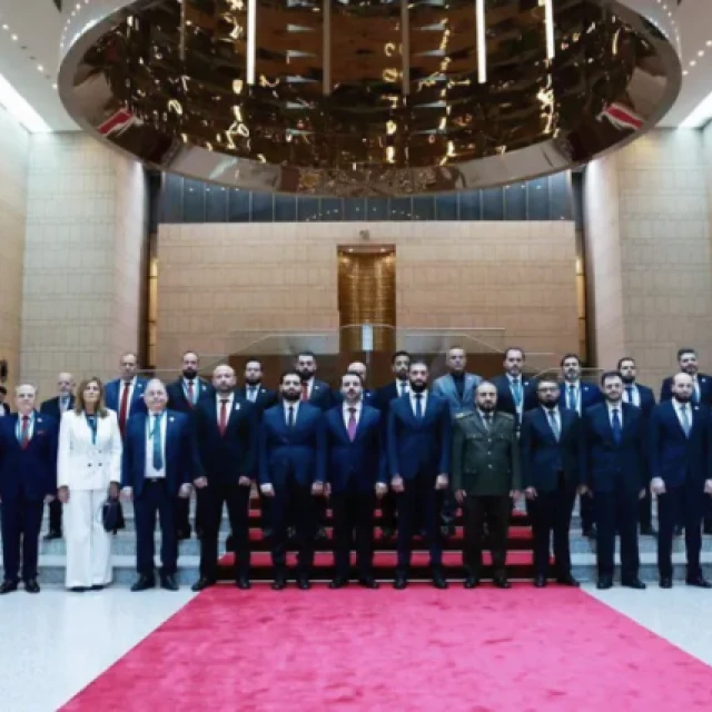 أنباء عن تعديل حكومي مرتقب